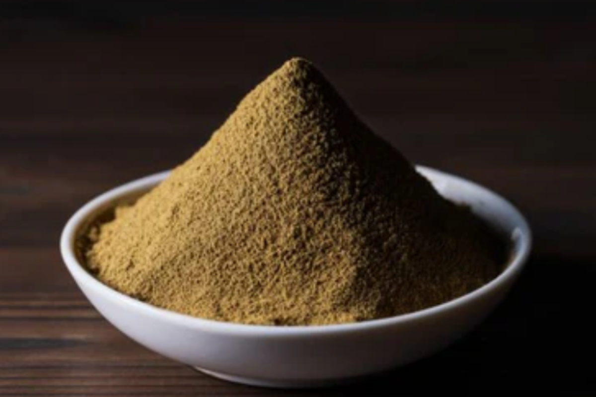 A pile of finely powdered roasted green tea